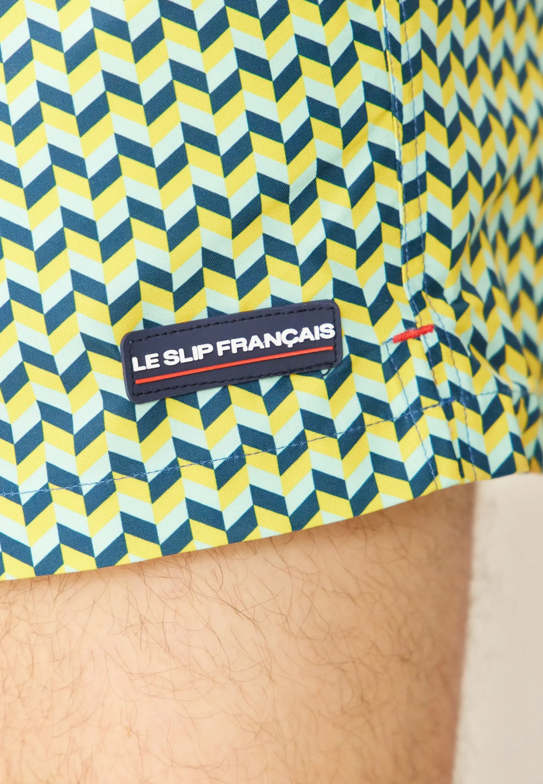 Le slip français Short de bain court-Liamone Chevron Tricolor<Homme Shorts De Bain